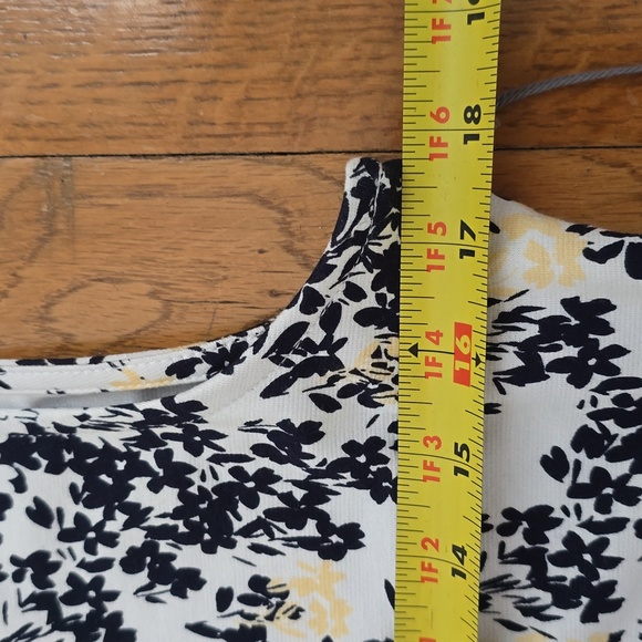 LIZ CLAIBORNE WOMEN'S BLUE AND WHITE FLORAL SUMMER TANK TOP SIZE MEDIUM - Picture 8 of 13